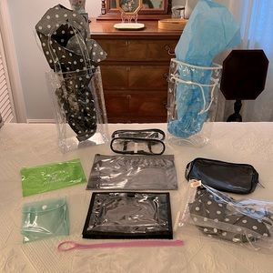 ASSORTMENT OF 10 HEAVY PLASTIC BAGS AND POUCHES